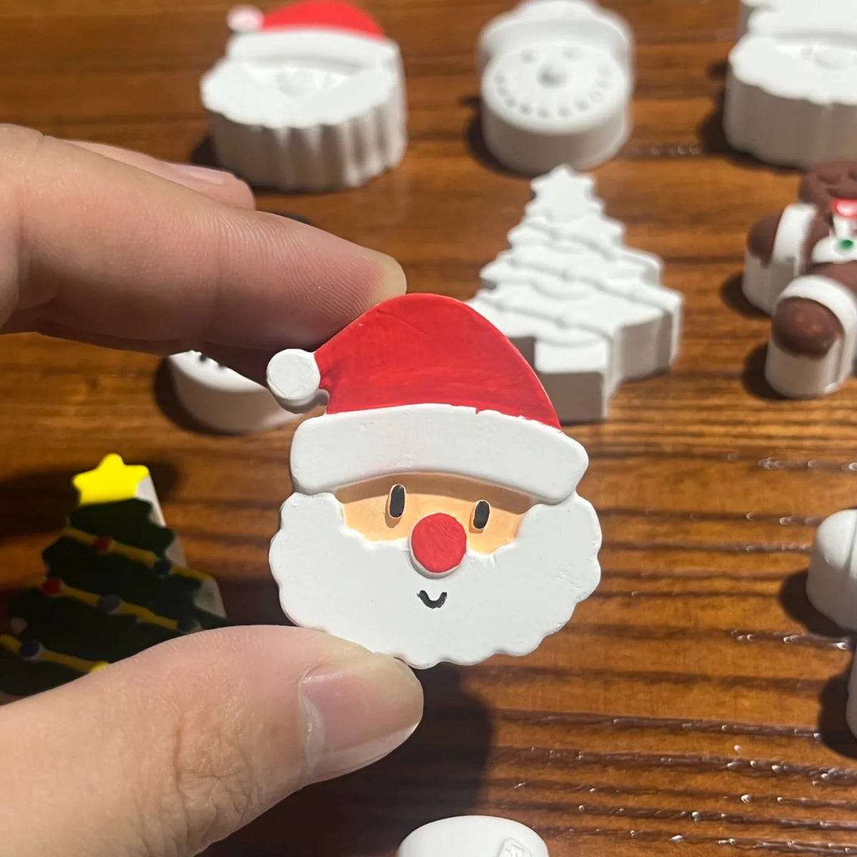 Christmas Resin Charms (16 pcs) - image 05